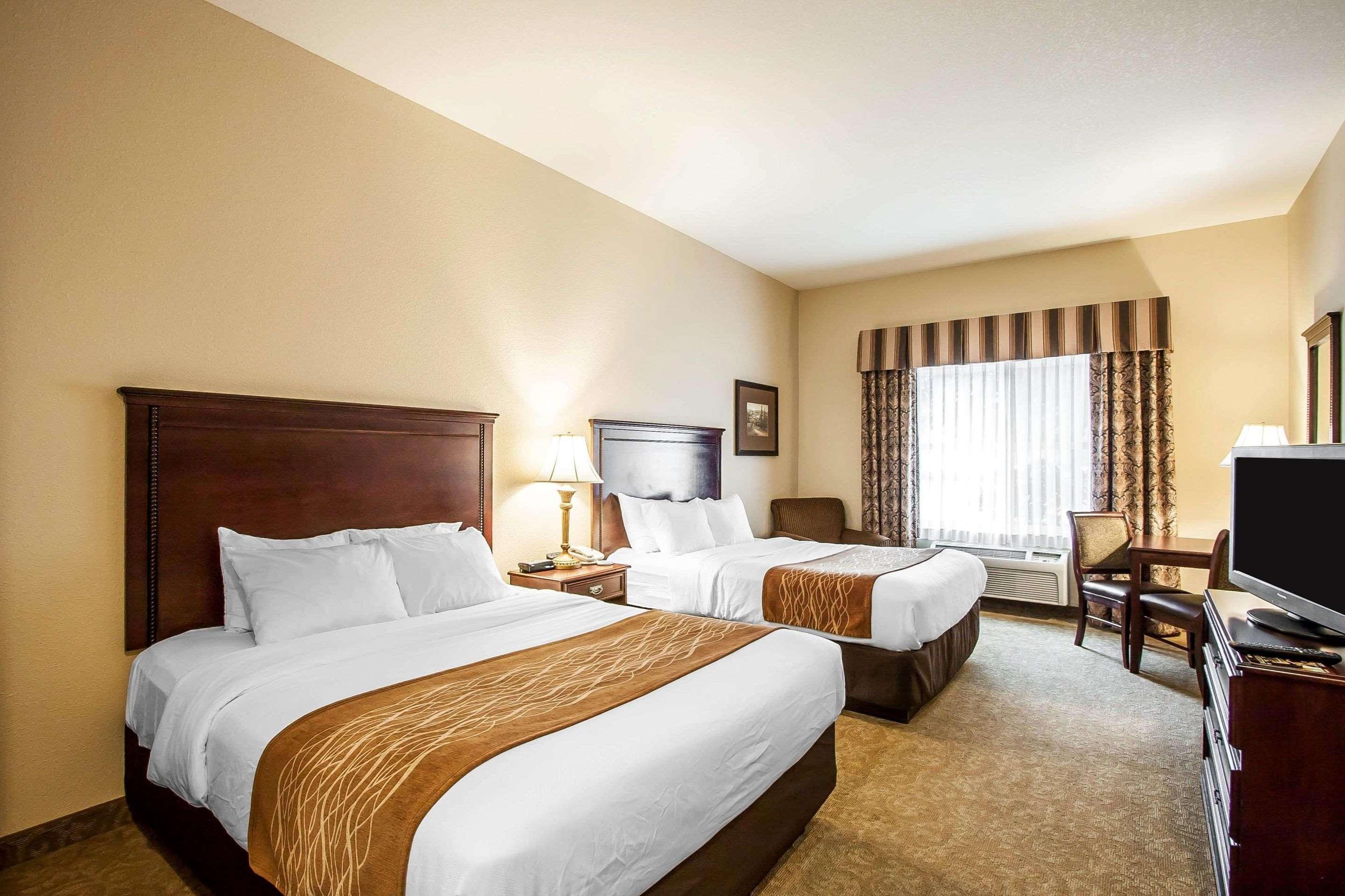 Comfort Inn & Suites Mcminnville Wine Country Bagian luar foto