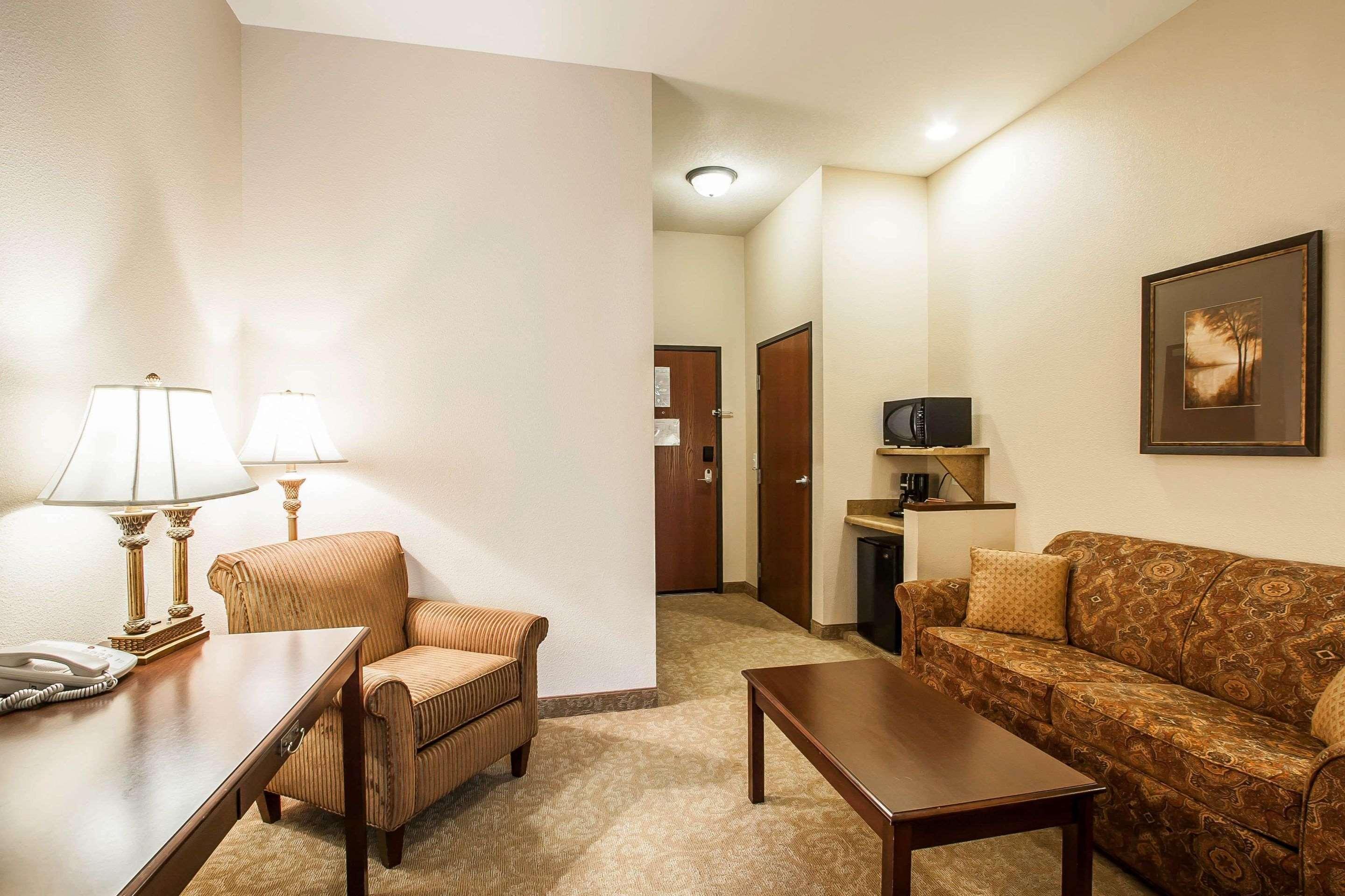 Comfort Inn & Suites Mcminnville Wine Country Bagian luar foto