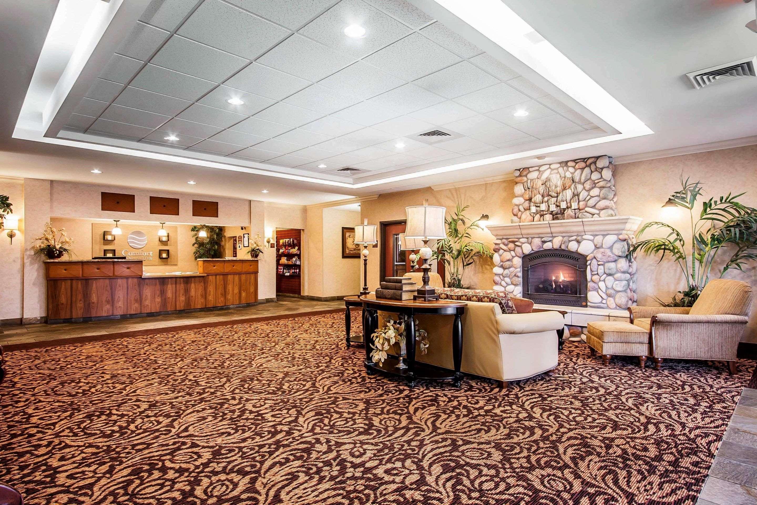Comfort Inn & Suites Mcminnville Wine Country Bagian luar foto