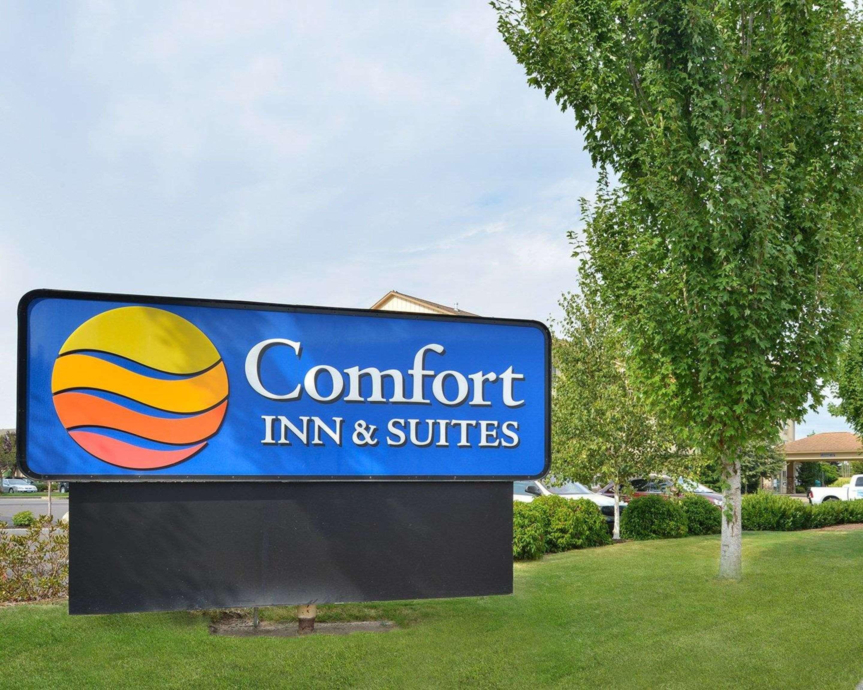 Comfort Inn & Suites Mcminnville Wine Country Bagian luar foto