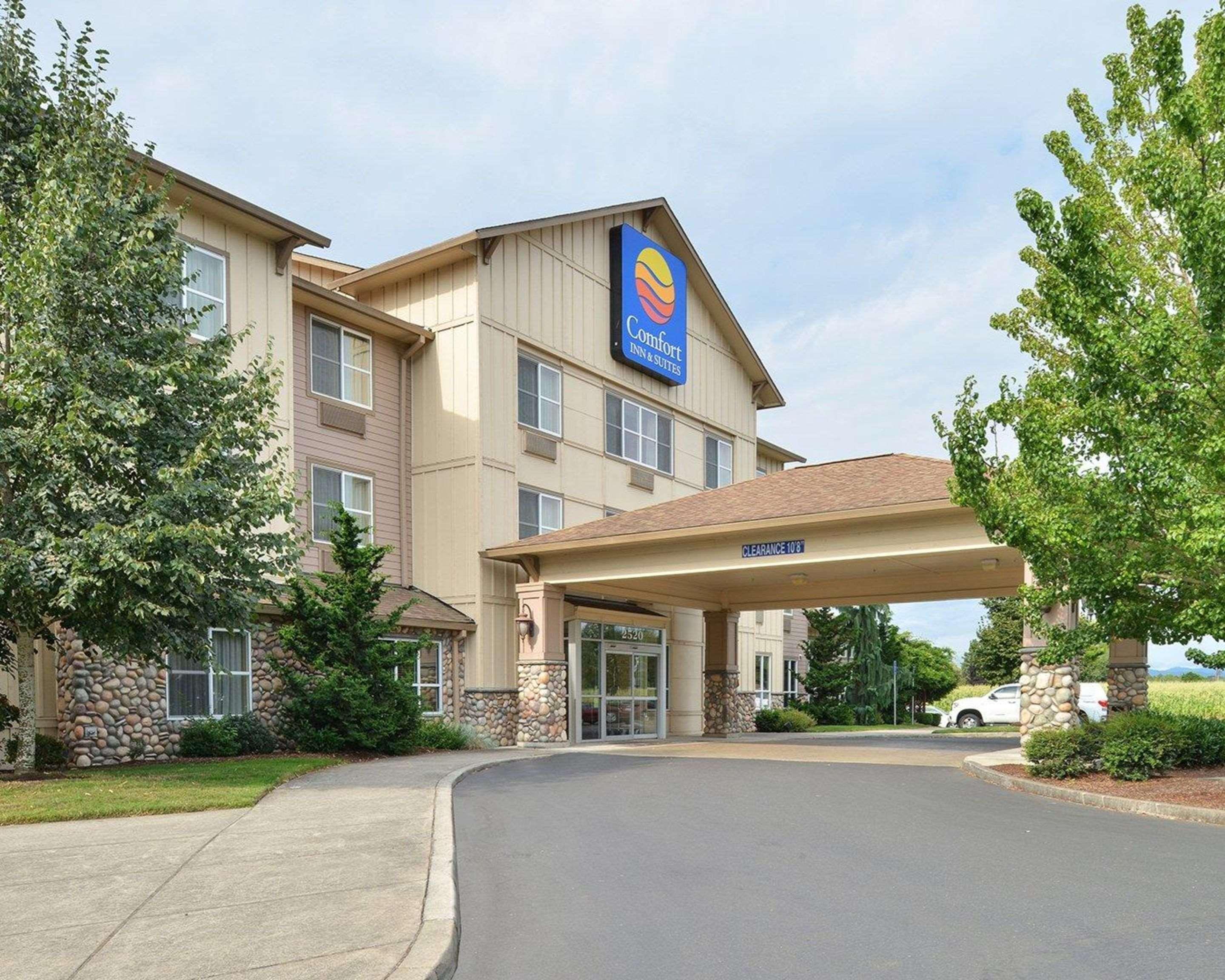 Comfort Inn & Suites Mcminnville Wine Country Bagian luar foto