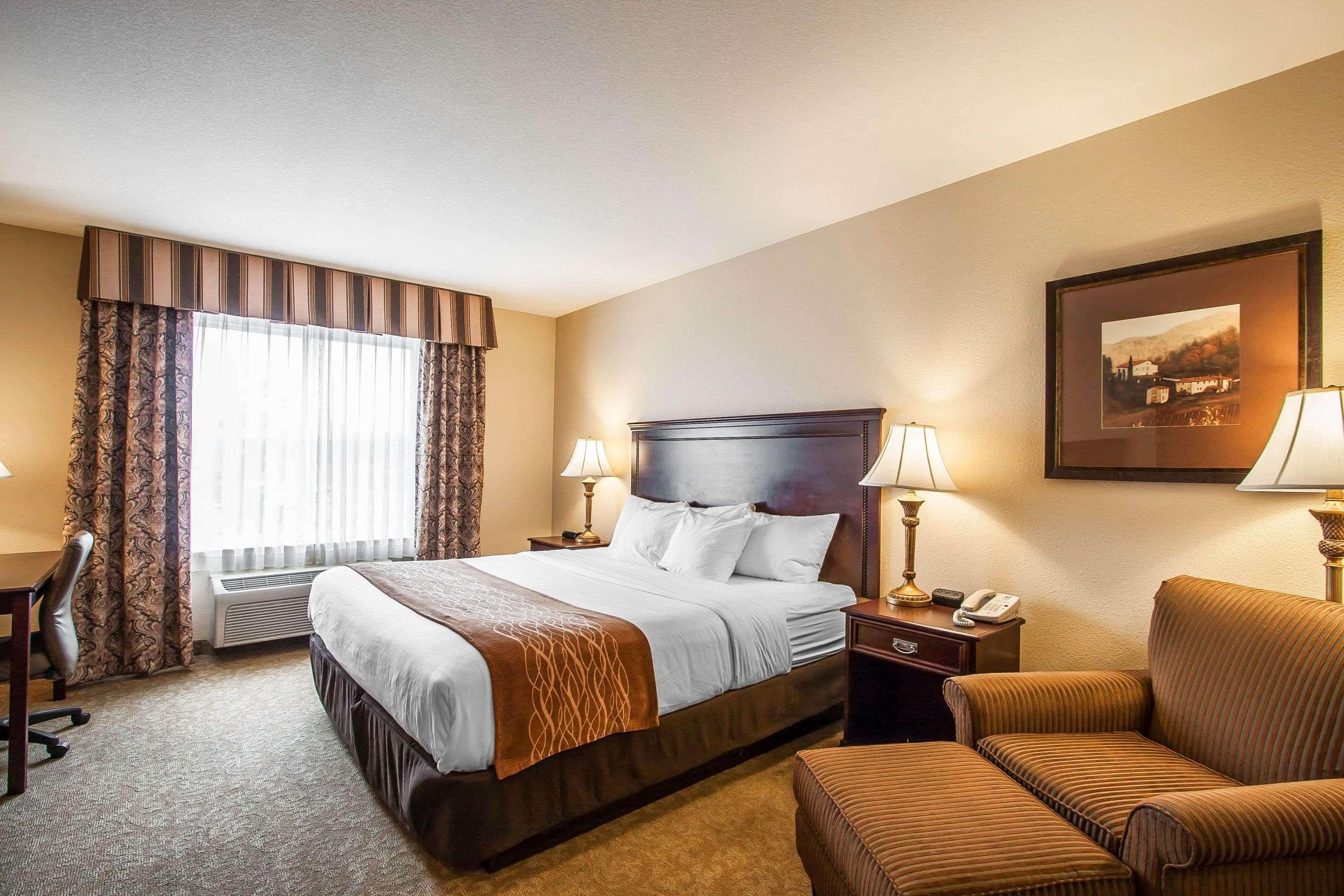 Comfort Inn & Suites Mcminnville Wine Country Bagian luar foto