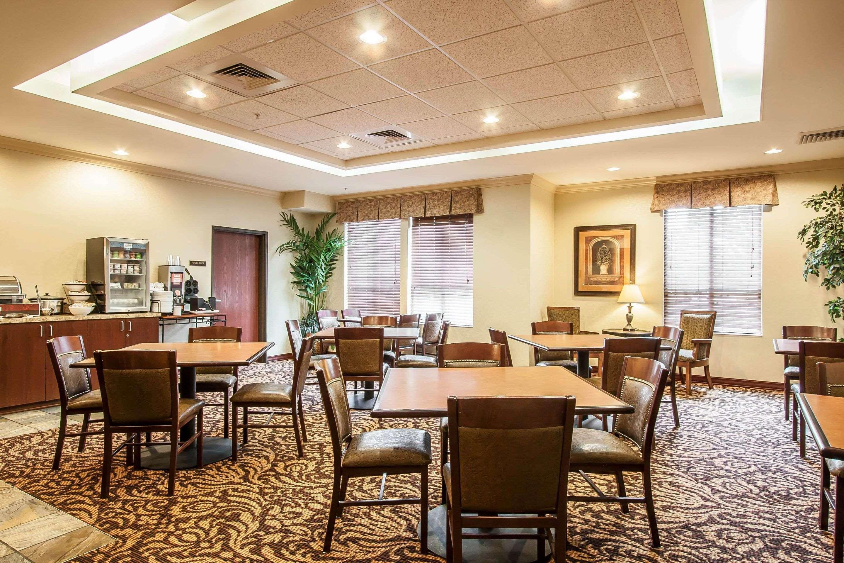 Comfort Inn & Suites Mcminnville Wine Country Bagian luar foto