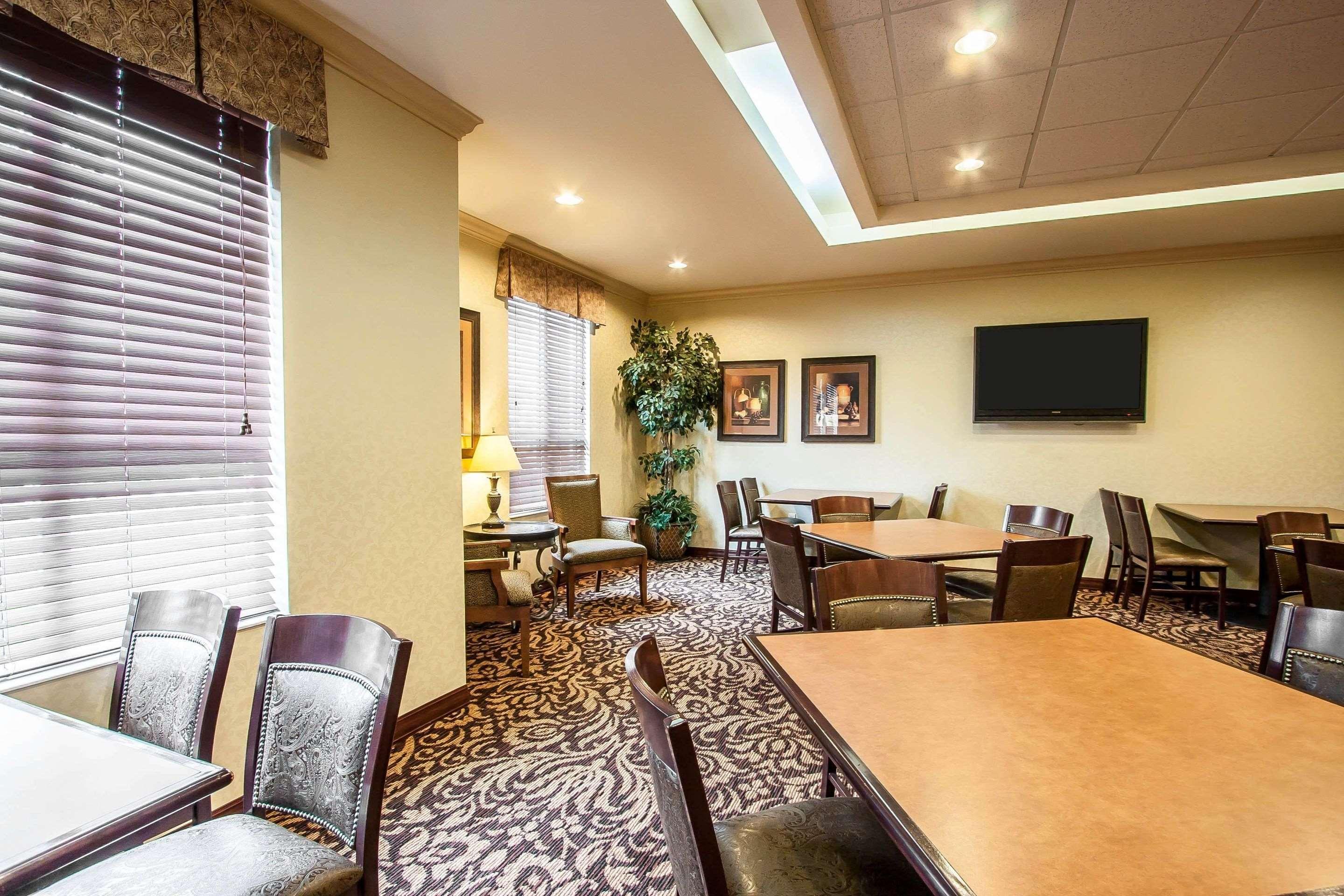 Comfort Inn & Suites Mcminnville Wine Country Bagian luar foto