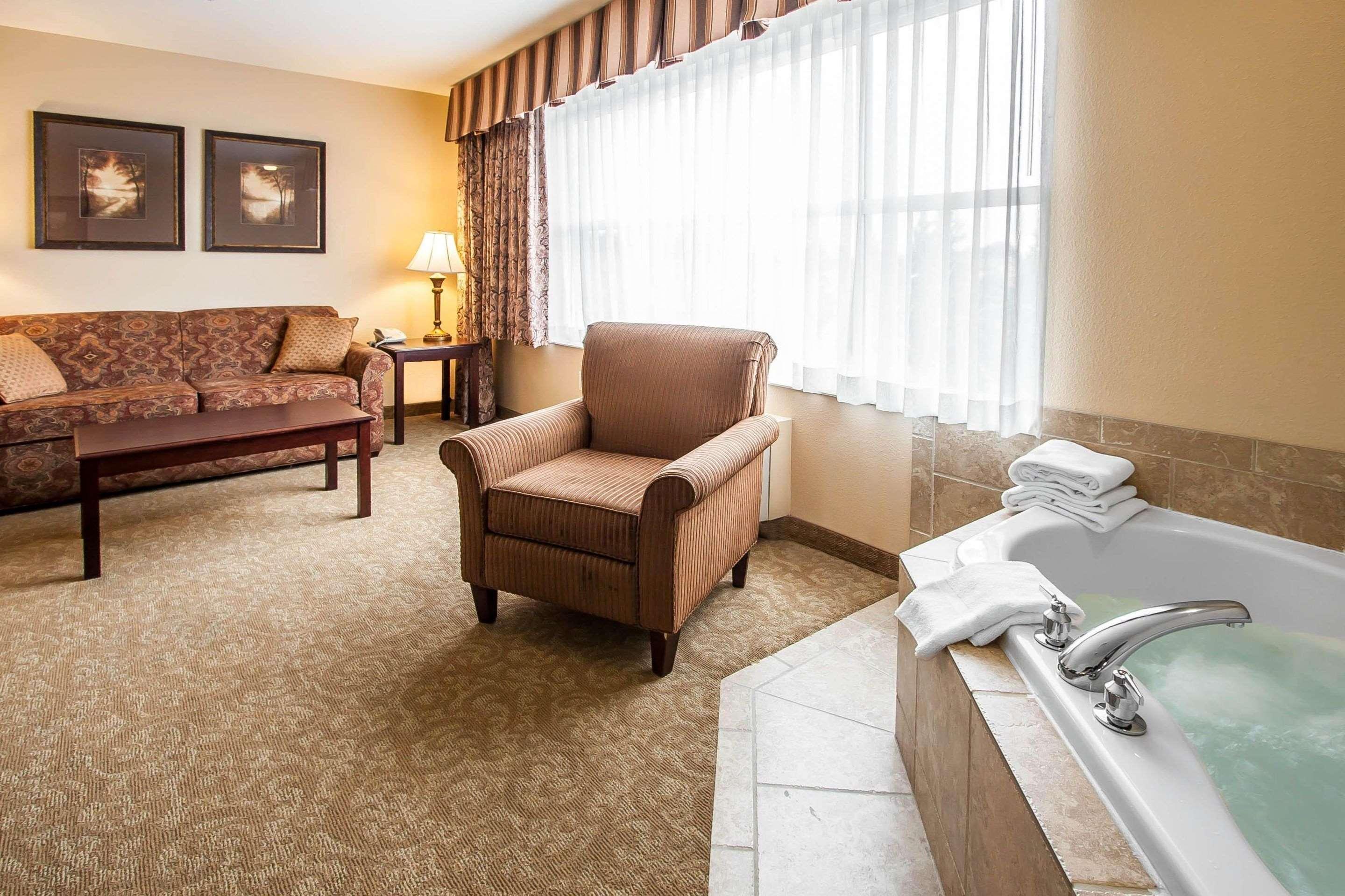 Comfort Inn & Suites Mcminnville Wine Country Bagian luar foto