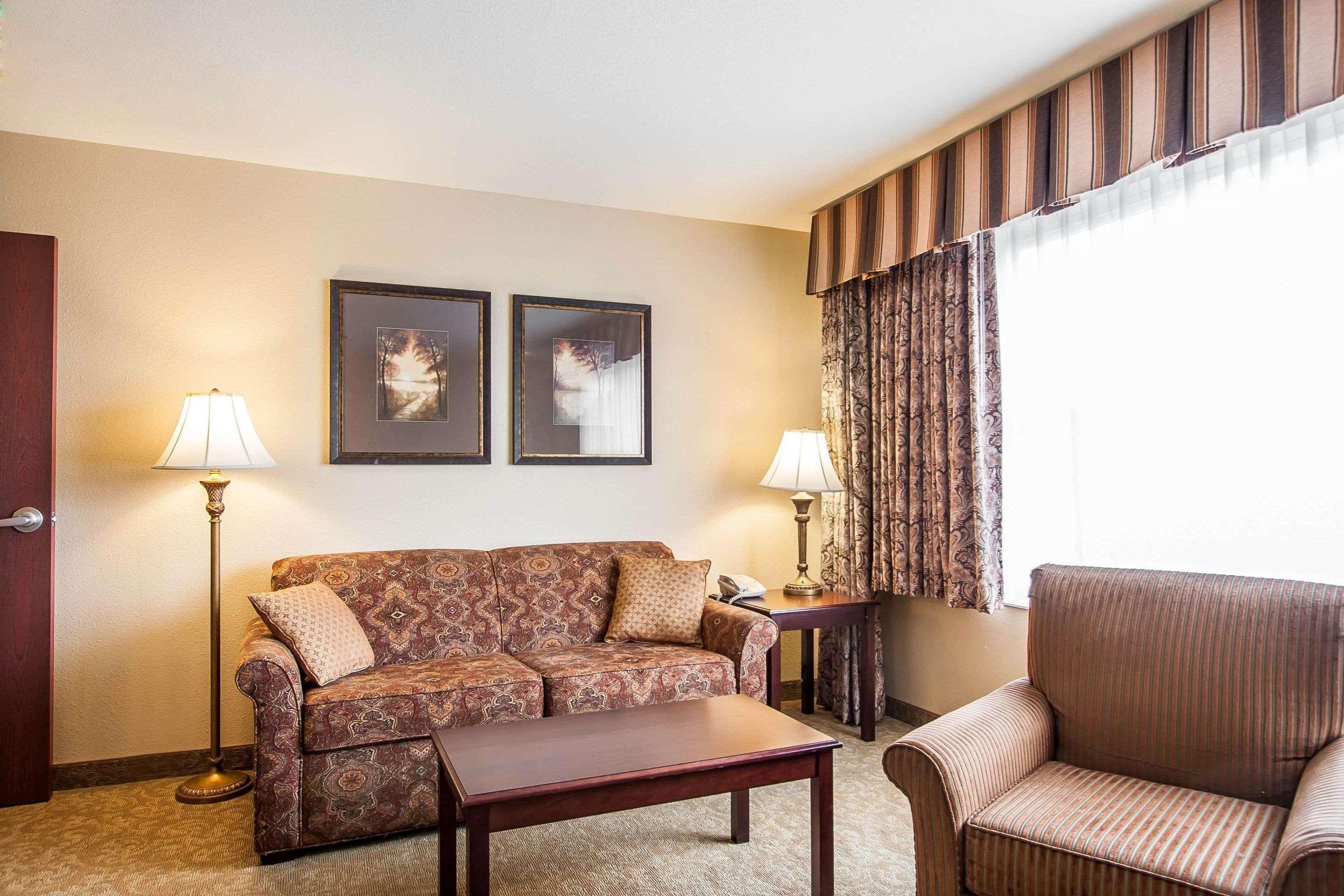 Comfort Inn & Suites Mcminnville Wine Country Bagian luar foto