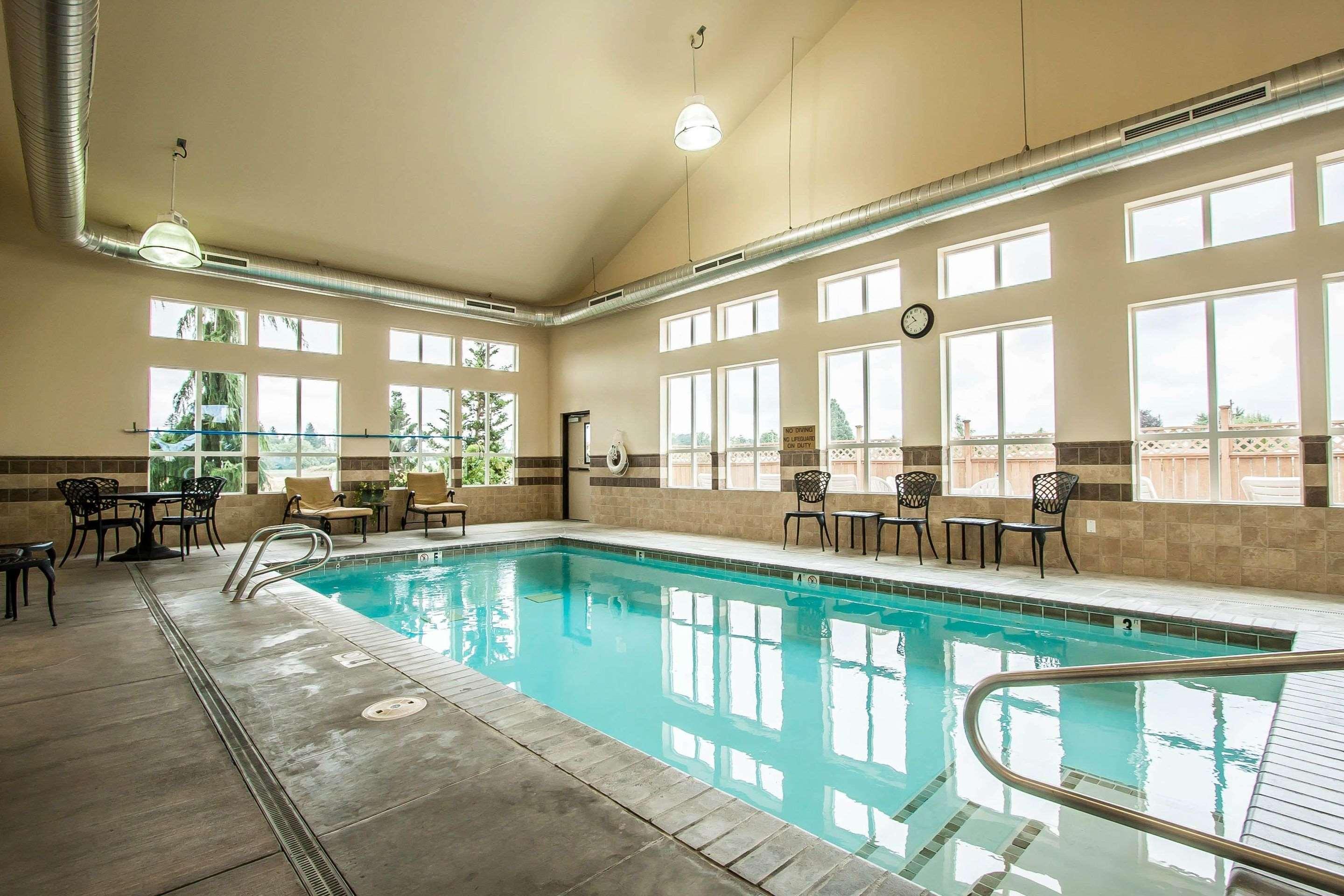Comfort Inn & Suites Mcminnville Wine Country Bagian luar foto