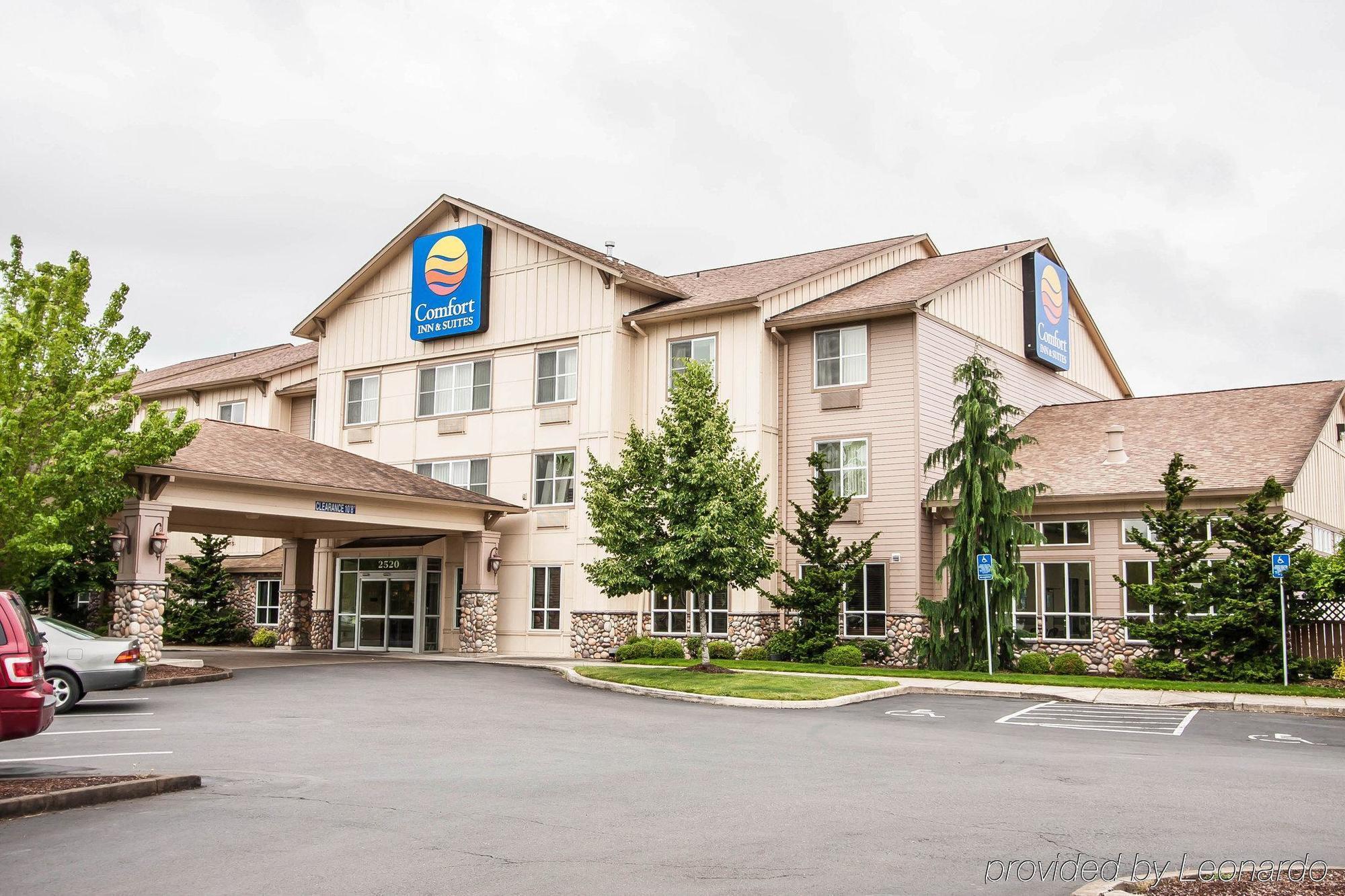 Comfort Inn & Suites Mcminnville Wine Country Bagian luar foto