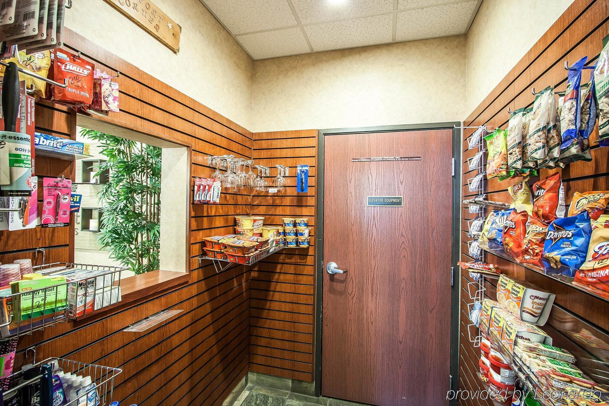 Comfort Inn & Suites Mcminnville Wine Country Bagian luar foto