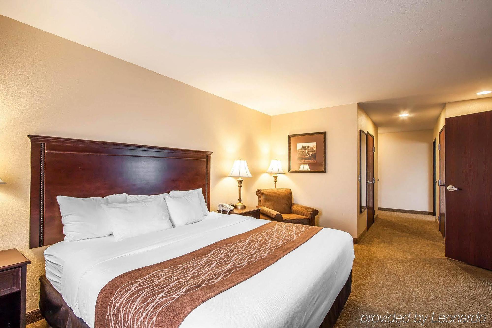 Comfort Inn & Suites Mcminnville Wine Country Bagian luar foto