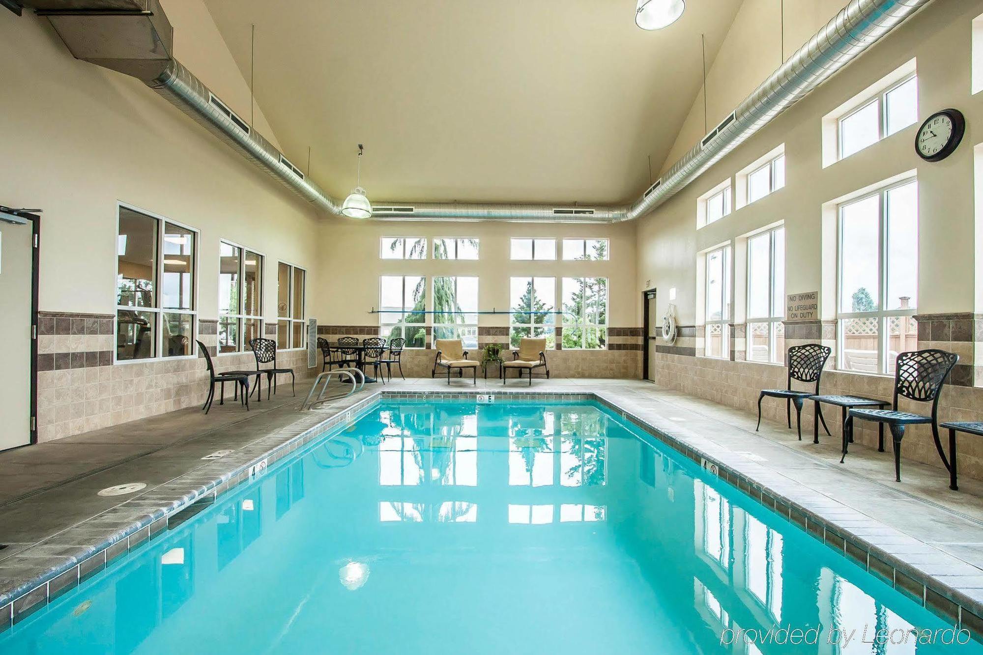 Comfort Inn & Suites Mcminnville Wine Country Bagian luar foto